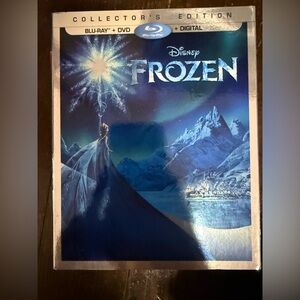 Disney Blu-ray Bundle Frozen • Peter Pan: Return to Never Land The Lion King 1½